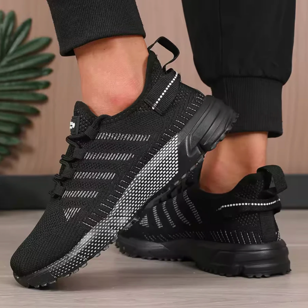 Harlan Lightweight Mesh Trainer